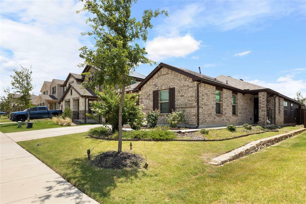 Property Photo: 816 Adair Drive TX 76227