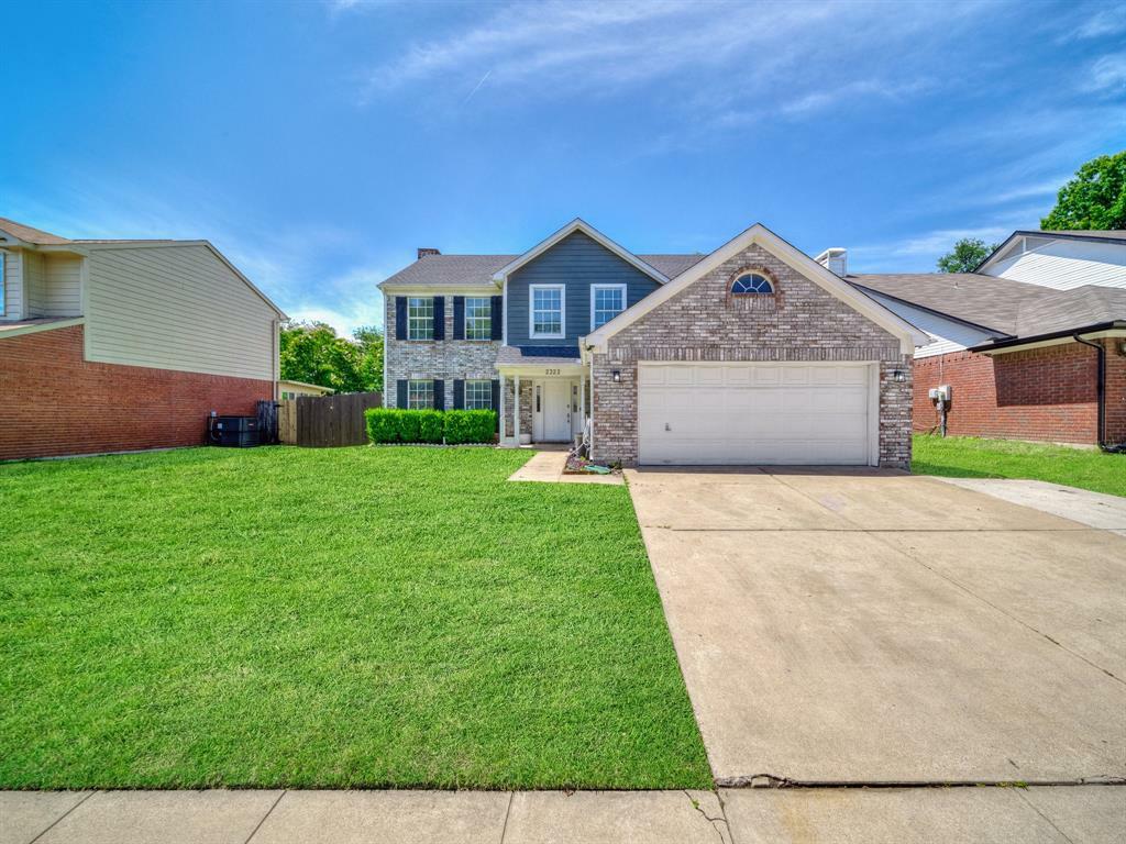 Property Photo: 2322 Snowdon Drive TX 76018