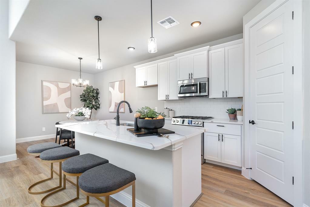 Property Photo: 7317 Parsons Mews TX 75088