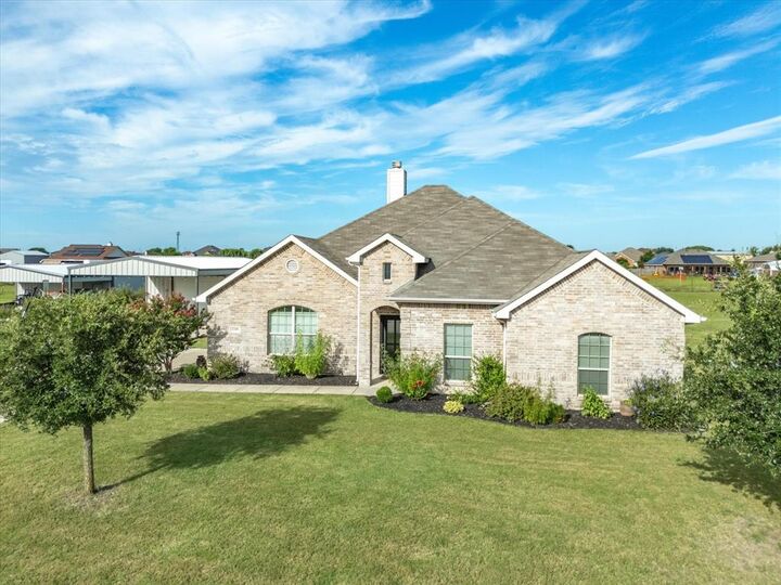 Property Photo: 1109 Cashew Drive TX 76084