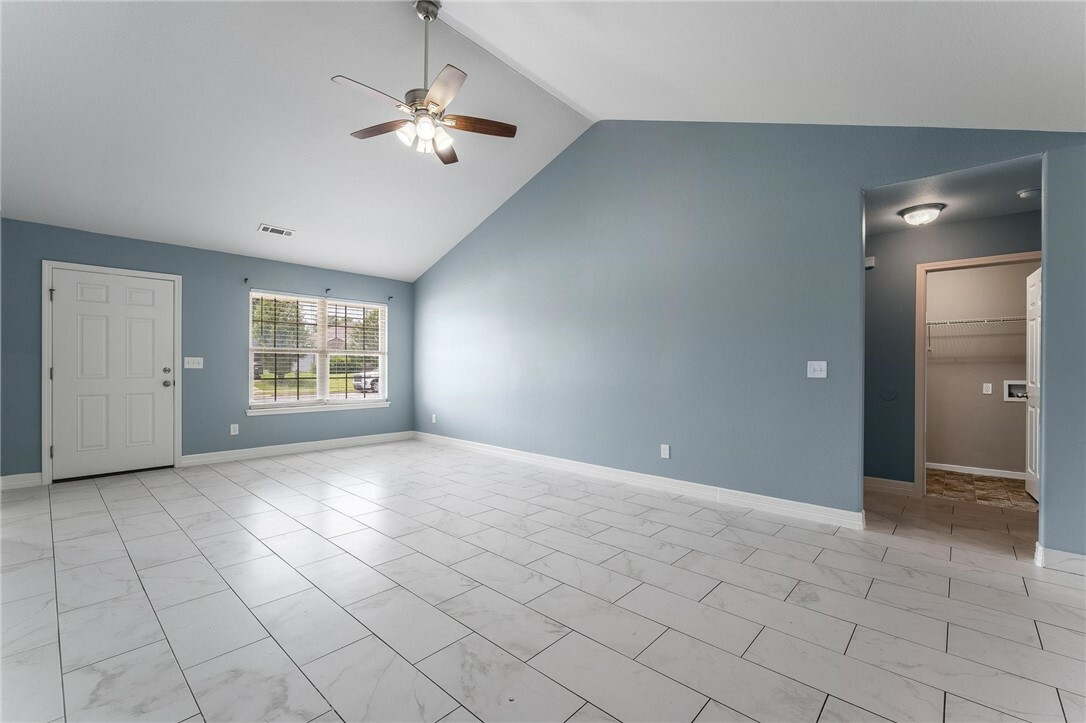 Property Photo: 3530 Reynolds Avenue AR 72764
