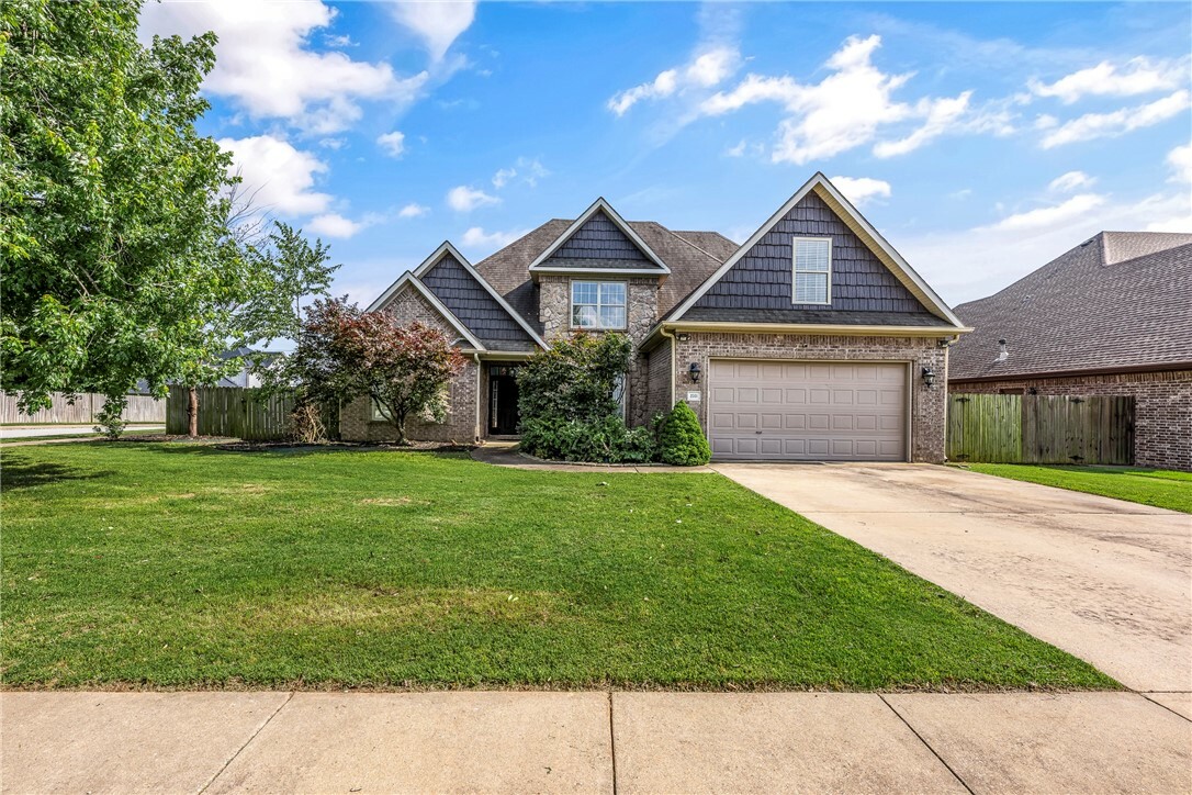 Property Photo: 2301 SW Farringdon Avenue AR 72713