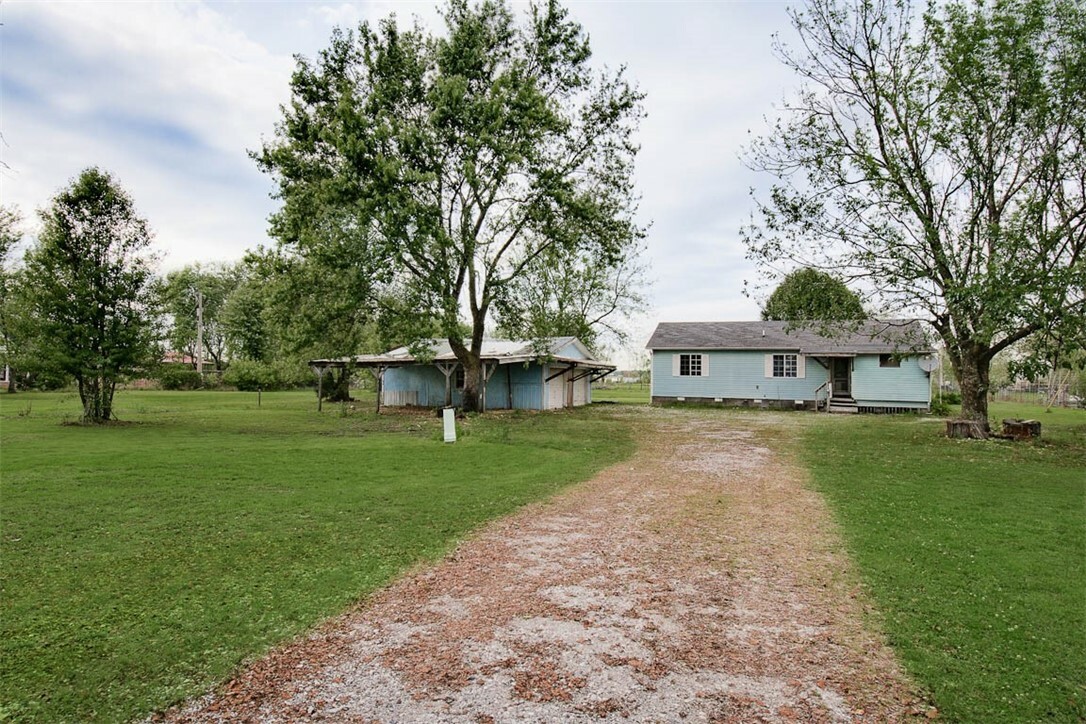 Property Photo:  20724 E 578 Road  OK 74338 