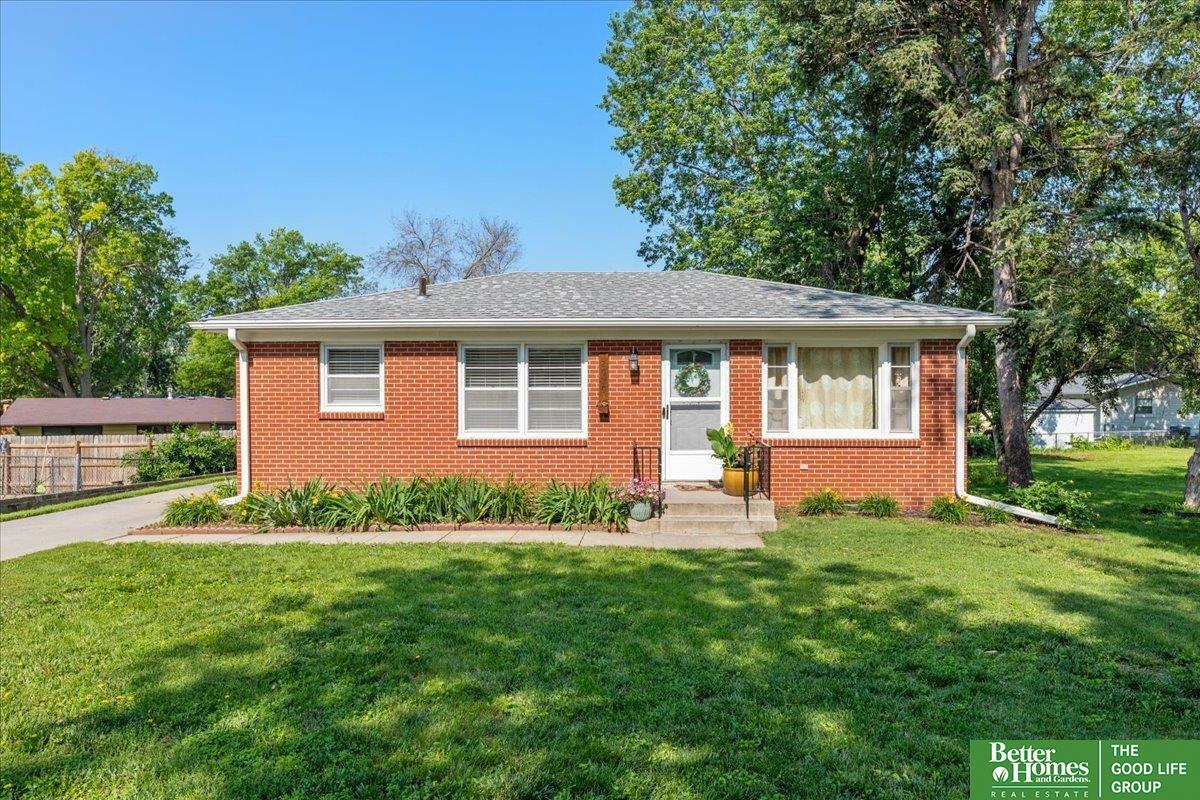 Property Photo: 2929 N 64 Street NE 68507