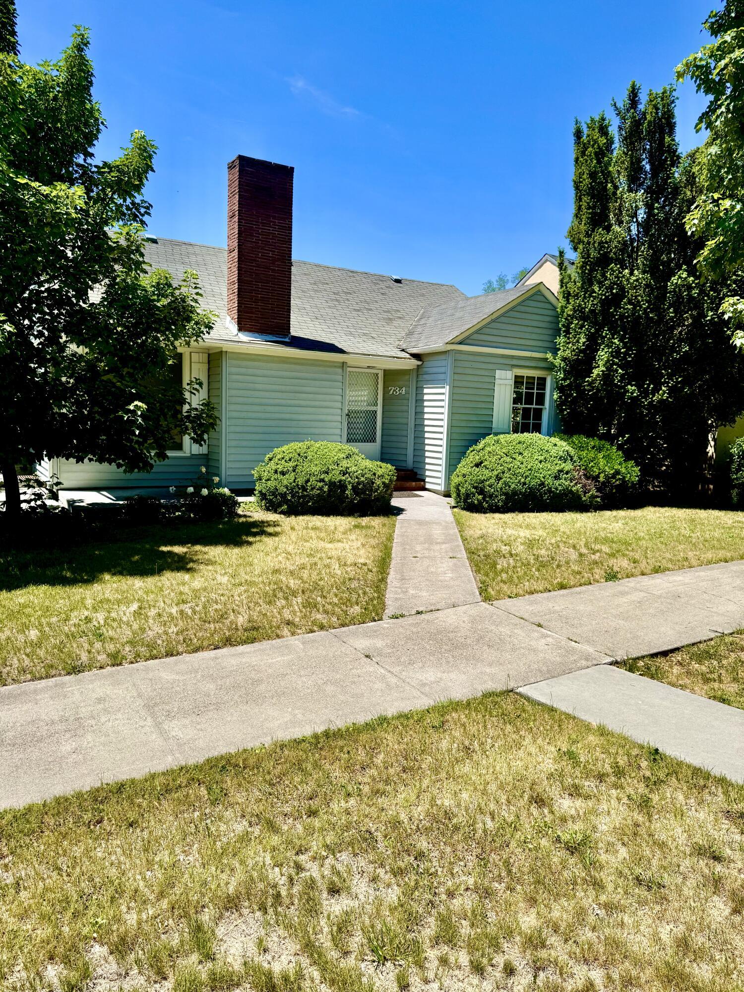 Property Photo: 734 N Eldorado Avenue OR 97601