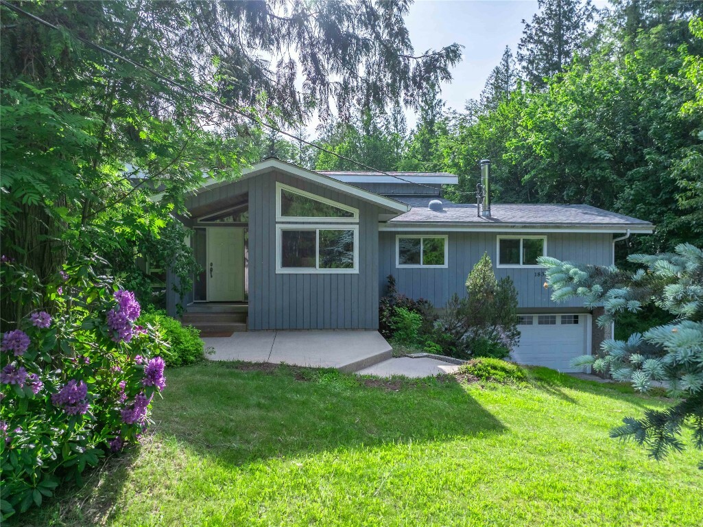 1833 Park Drive  Revelstoke BC V0E 2S1 photo