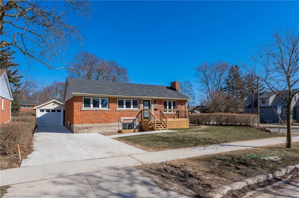 Photo de la propriété: 178 Fairfield Avenue B ON N2H 6C5