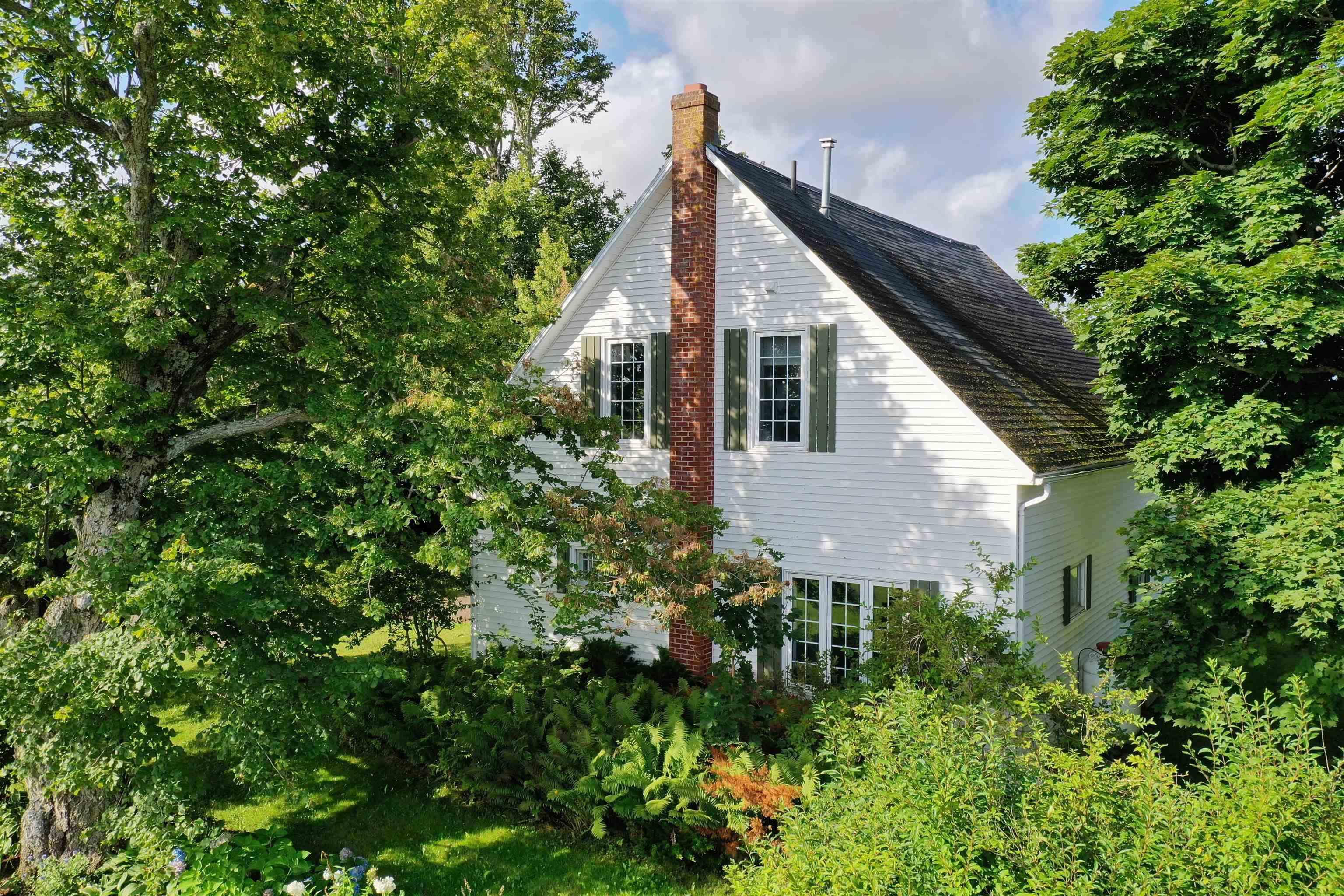 Property Photo: 1229 Brackley Point Road PE C1E 1R1