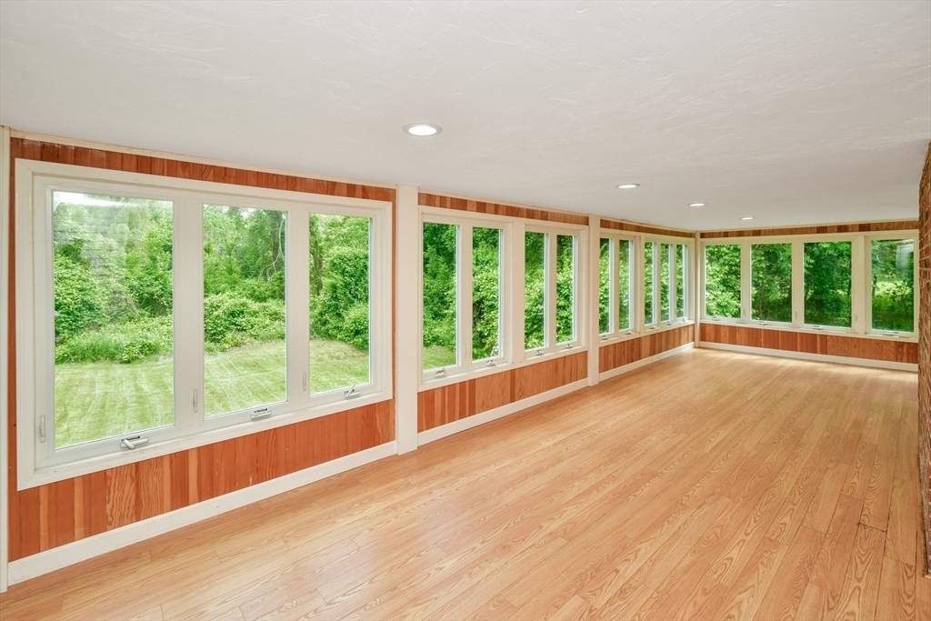 Property Photo:  1 Easy St 1  MA 02368 