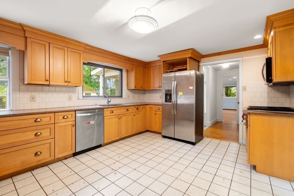 Property Photo: 65 Kirkstall Rd MA 02460