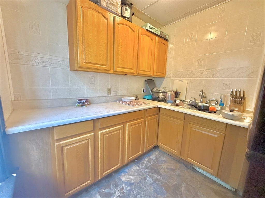 Property Photo: 16 Hillside St MA 01610