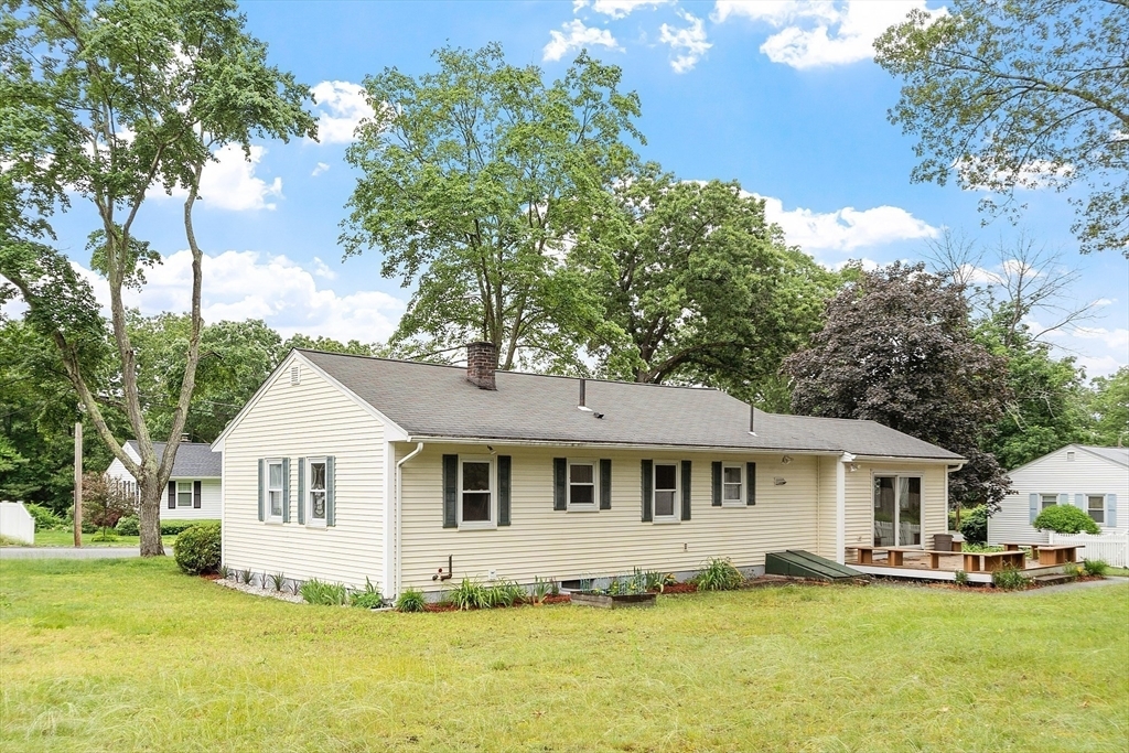 Property Photo: 12 Edgelawn Avenue MA 01863