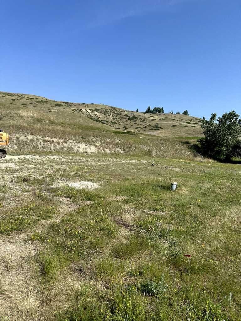Property Photo: 385 Canyon Boulevard W AB T1K 6V2