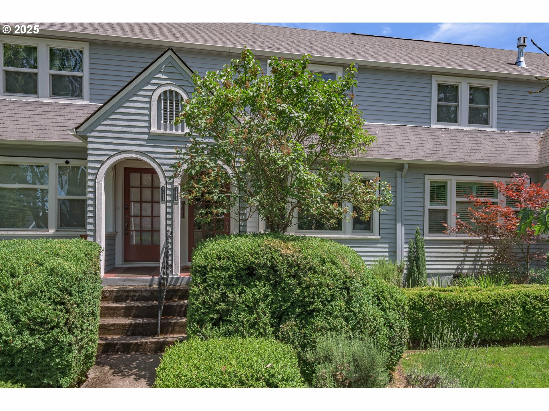 Property Photo: 1681 Olive St OR 97401