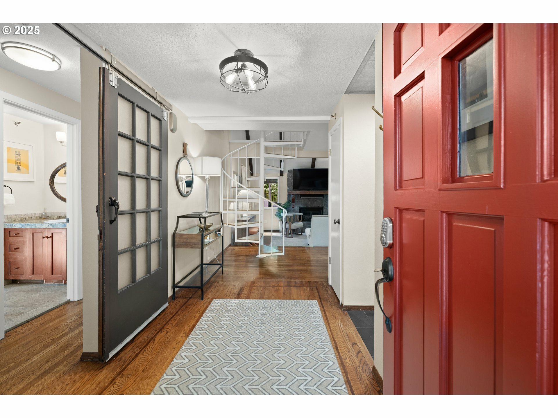 Property Photo: 3435 Lake Grove Ave OR 97035