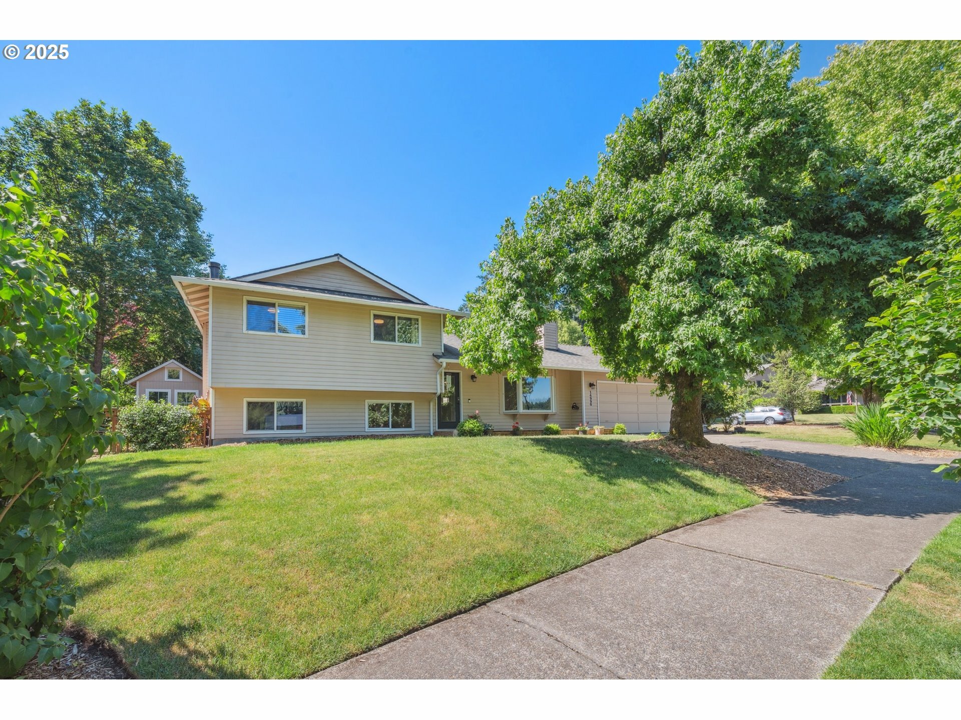 Property Photo: 14990 SW Carolwood Dr OR 97007