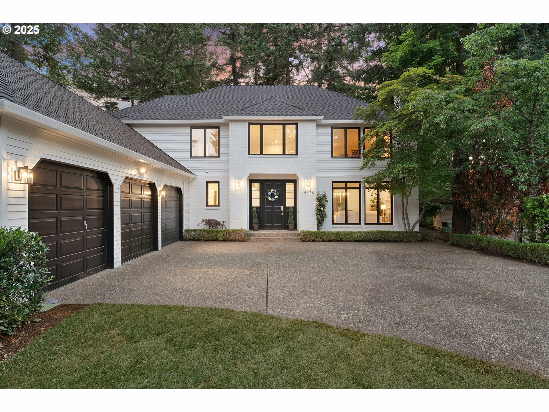 Property Photo: 16176 Matthew Ct OR 97034