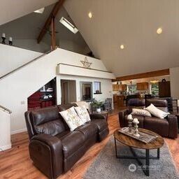 Property Photo:  1 X  Beach Way  WA 98206 