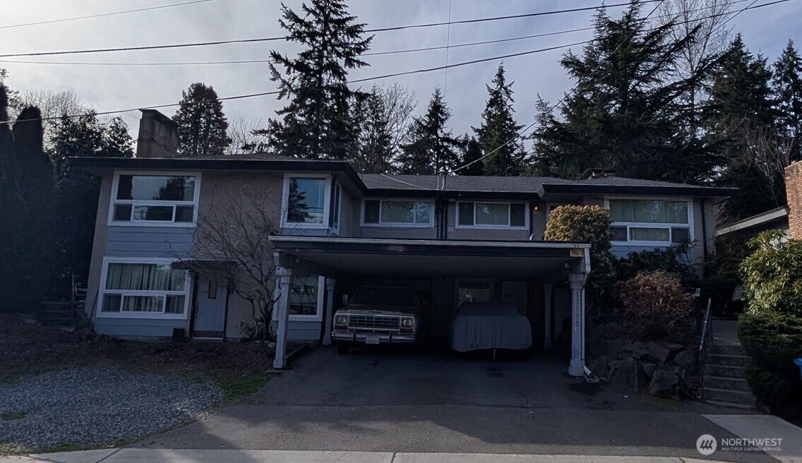 Property Photo: 13731 Greenwood Avenue N WA 98133