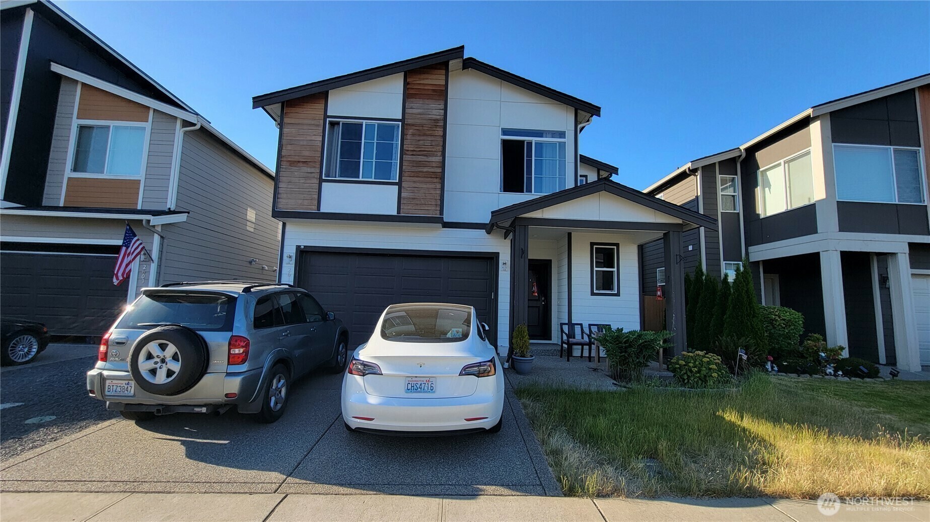 Property Photo: 2611 176th Place NE WA 98271