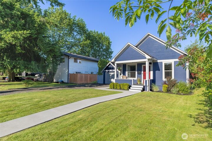 Property Photo:  3711  Wetmore Avenue  WA 98201 