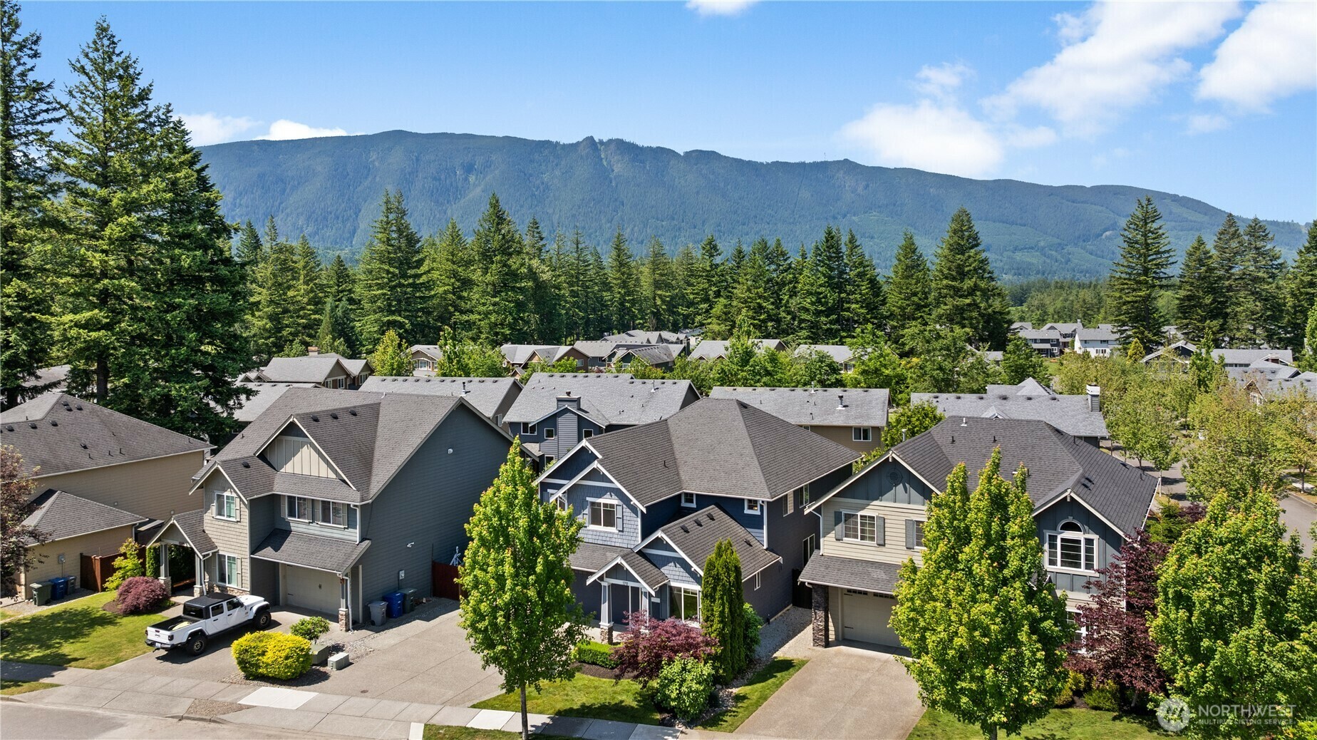 Property Photo: 1711 Eagles Nest Place SE WA 98045