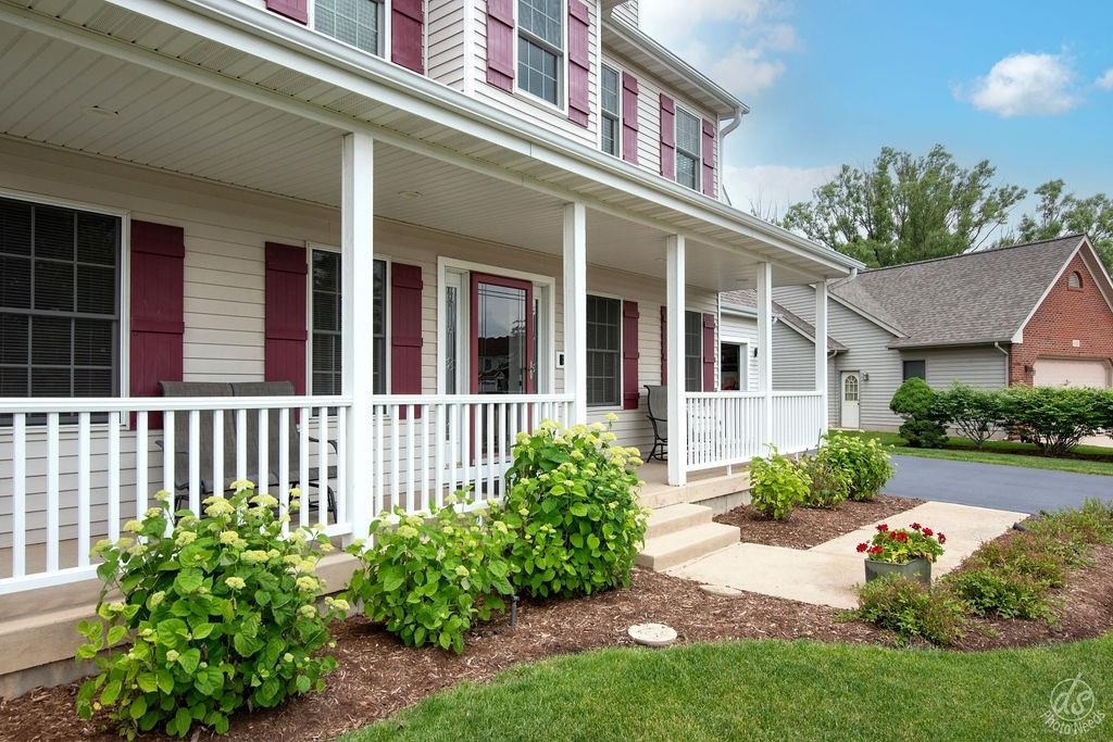 Property Photo: 141 Mary Hamsmith Court IL 60178
