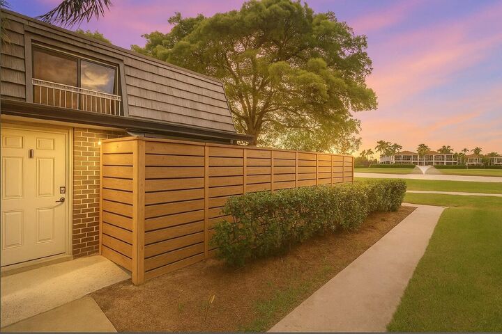 Property Photo: 1508 15th Terrace FL 33418