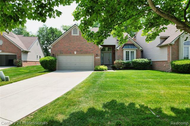 Property Photo: 5958 Lochmore Drive MI 48382