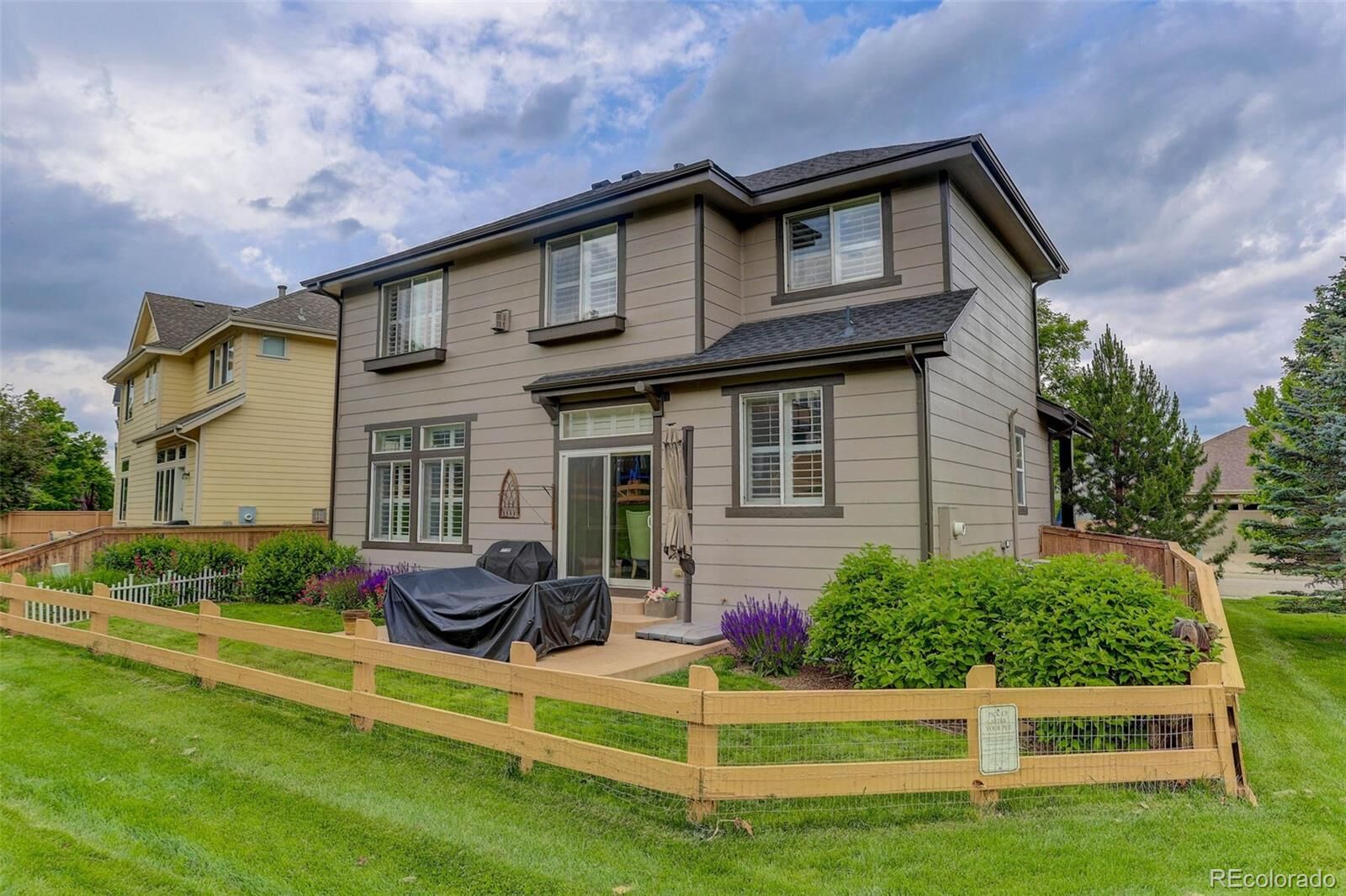 Property Photo:  3070 Redhaven Way  CO 80126 