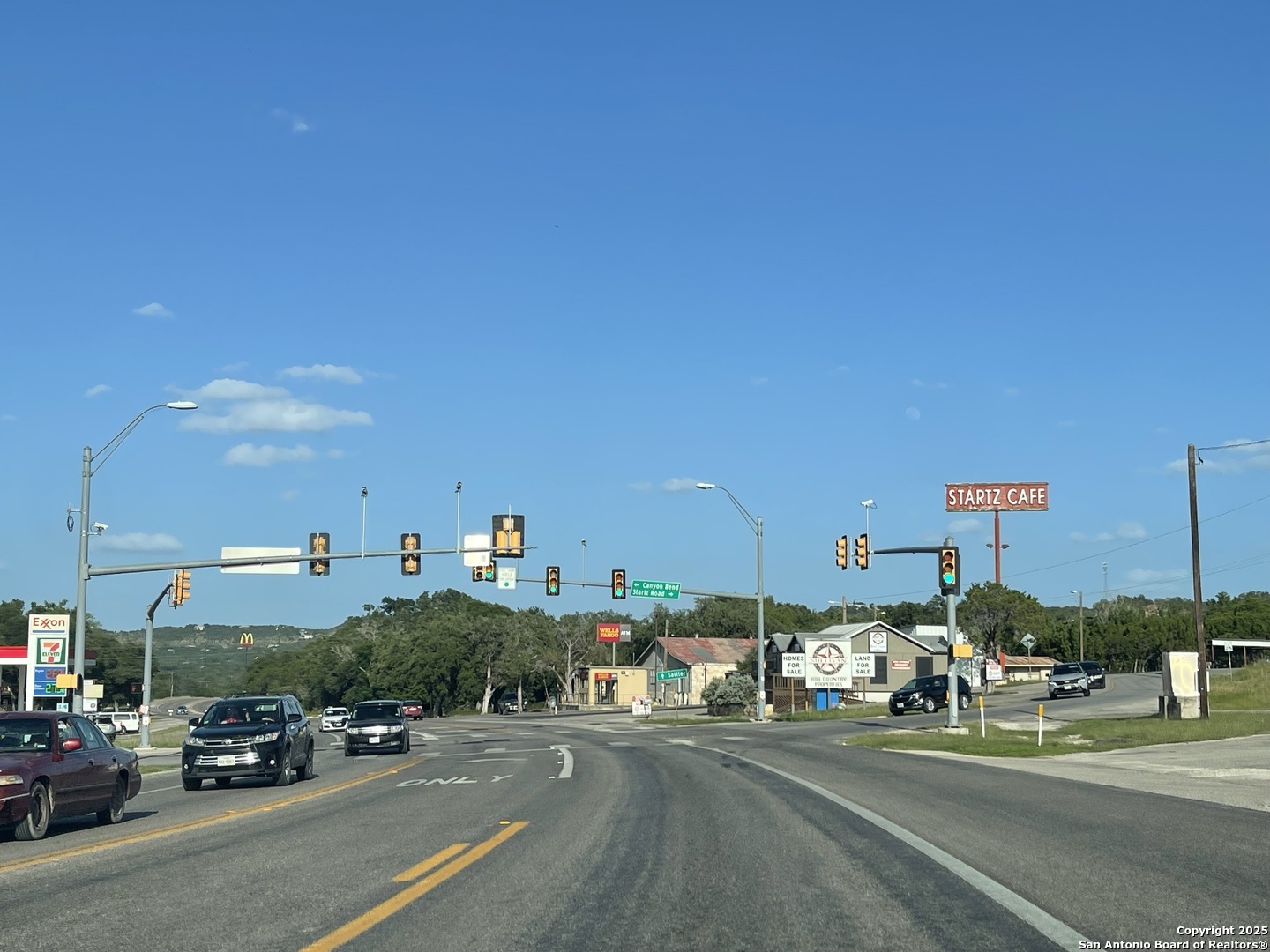 Property Photo: 113 Creekview TX 78133