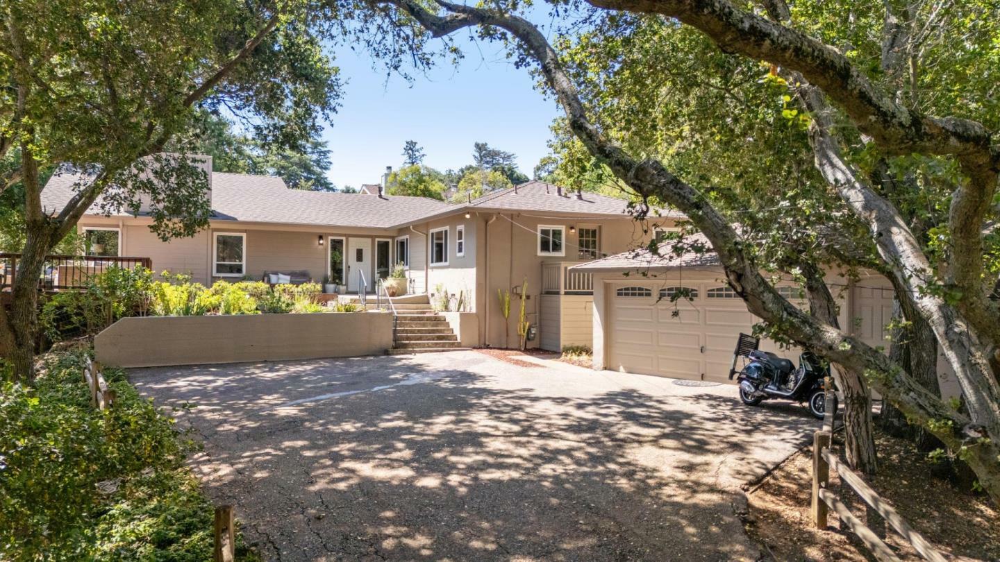 10605 Berkshire Drive  Los Altos Hills CA 94024 photo
