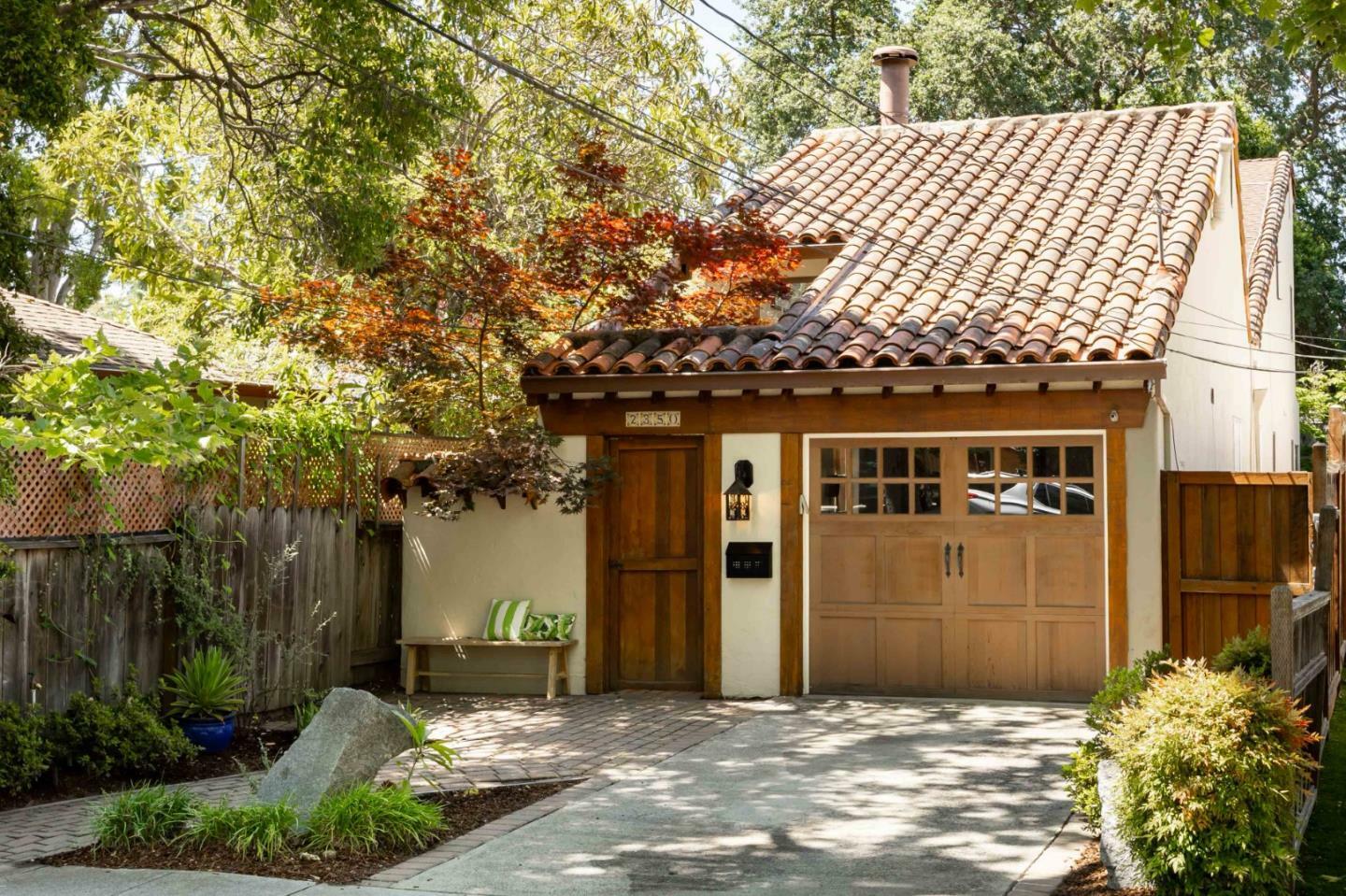 Property Photo: 2350 Harvard Street CA 94306