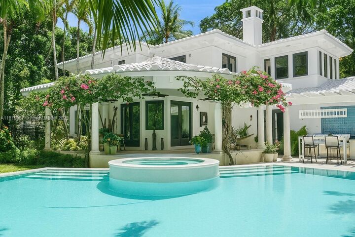 2050 Alton Rd  Miami Beach FL 33140 photo