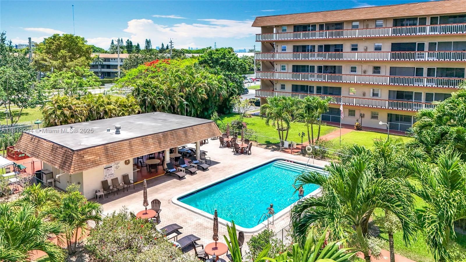 5300 Washington St U305  Hollywood FL 33021 photo