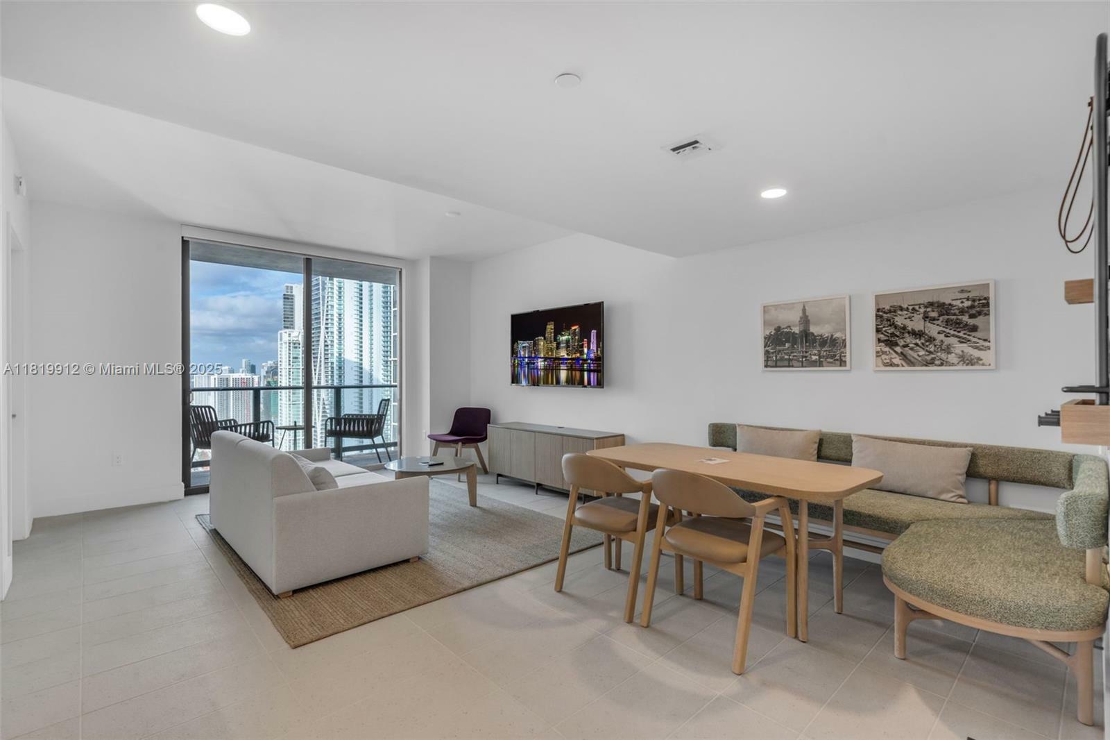 Property Photo: 601 NE 6th St 3709 FL 33132