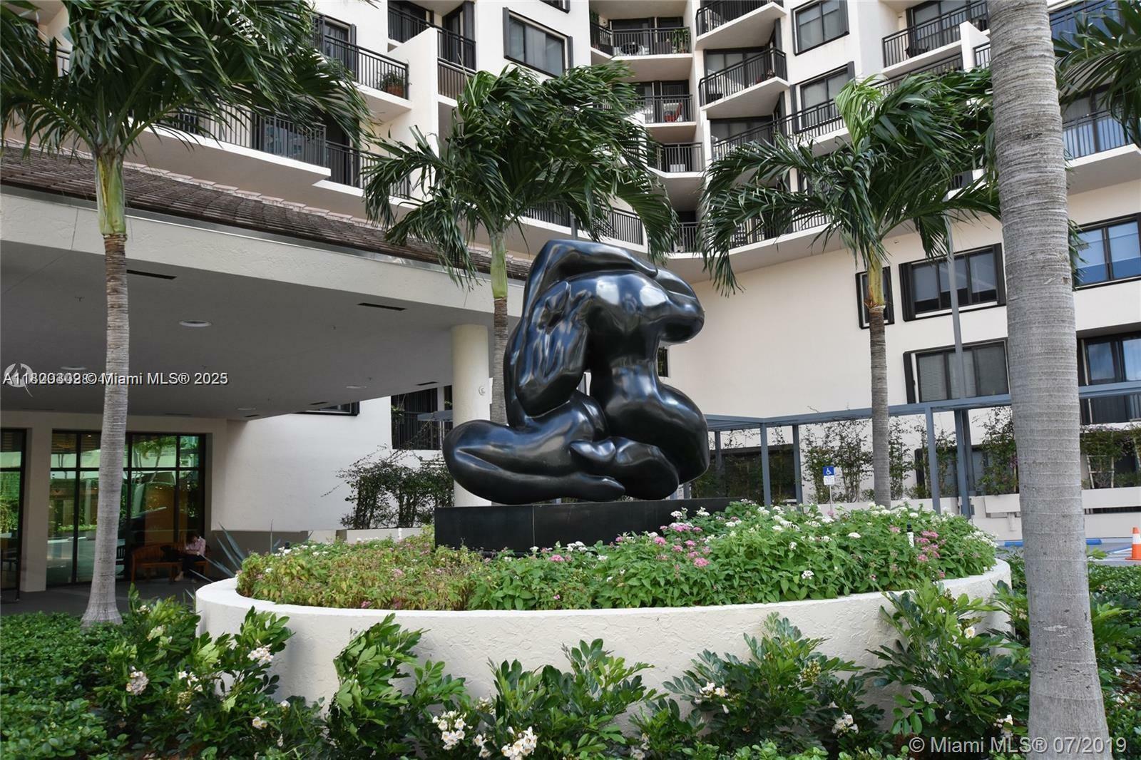 Property Photo: 540 Brickell Key Dr 818 FL 33131