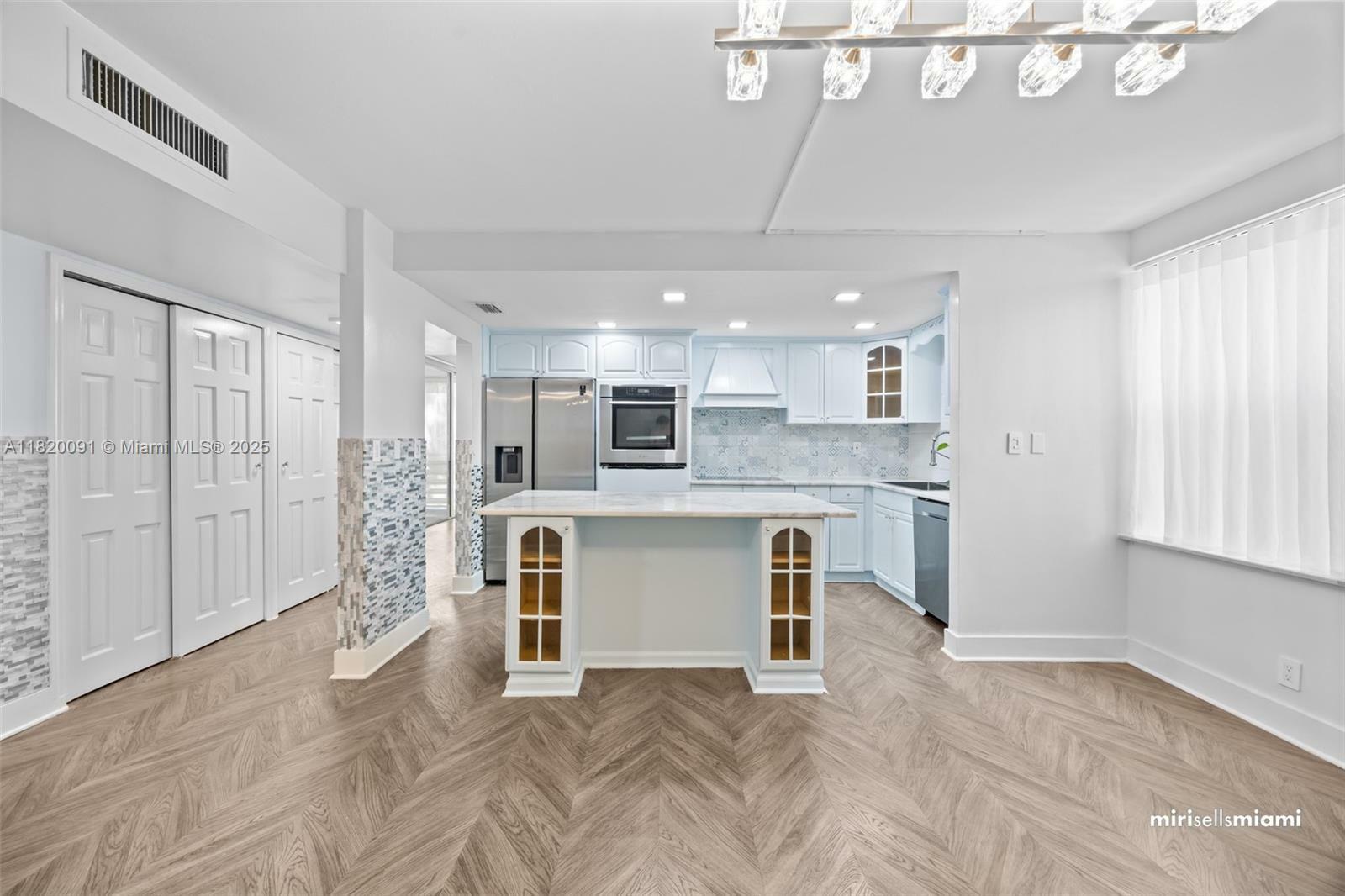 Property Photo:  20441 NE 30th Ave 320-9  FL 33180 