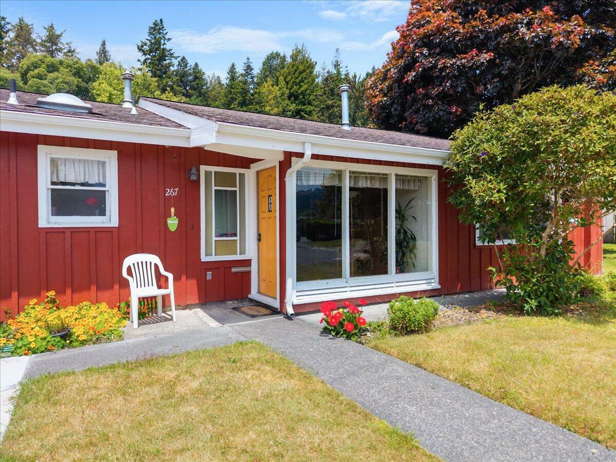 Property Photo: 267 Beverly Court CA 95521