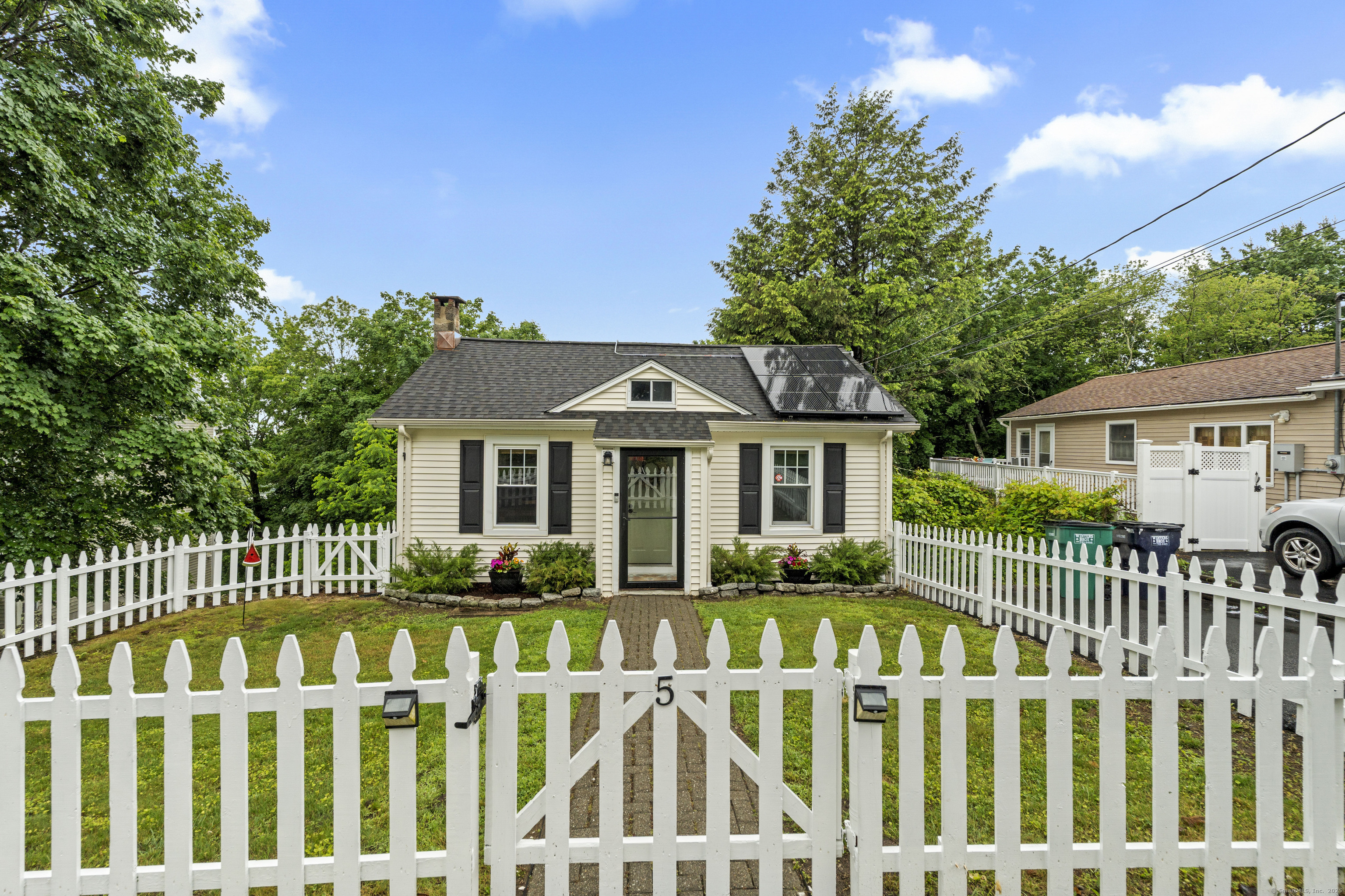 Property Photo: 5 Glenville Road CT 06812