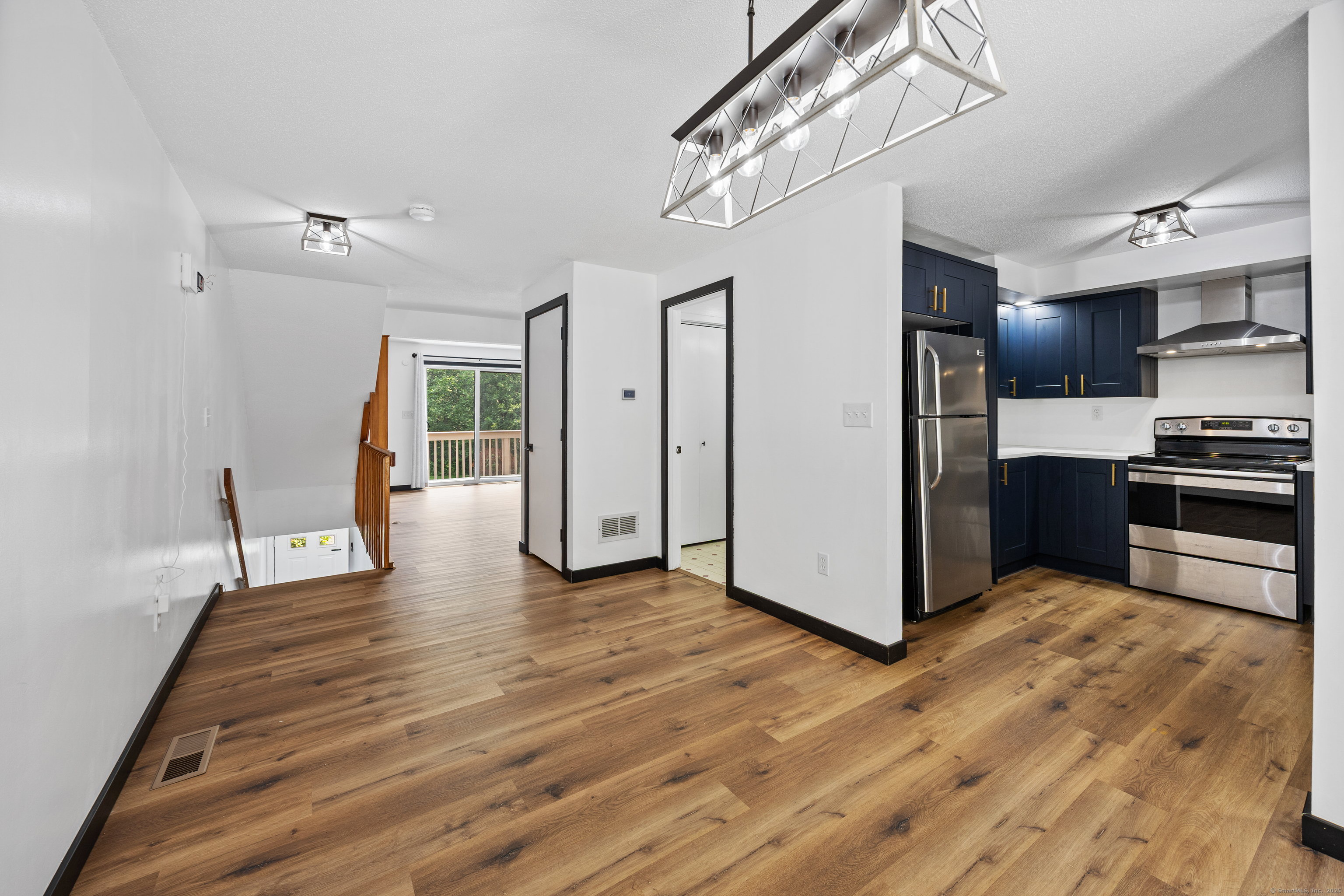 Property Photo: 29 Moss Avenue 11 CT 06483