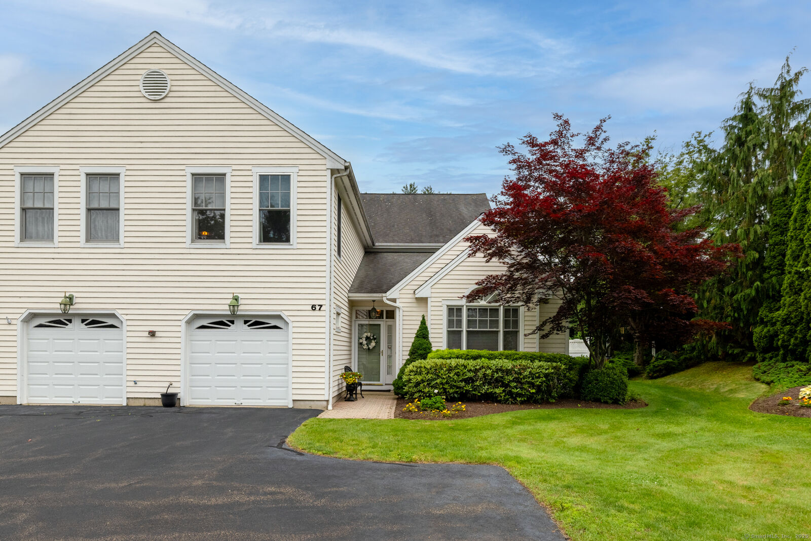 Property Photo:  67 Southwick Court 67  CT 06410 