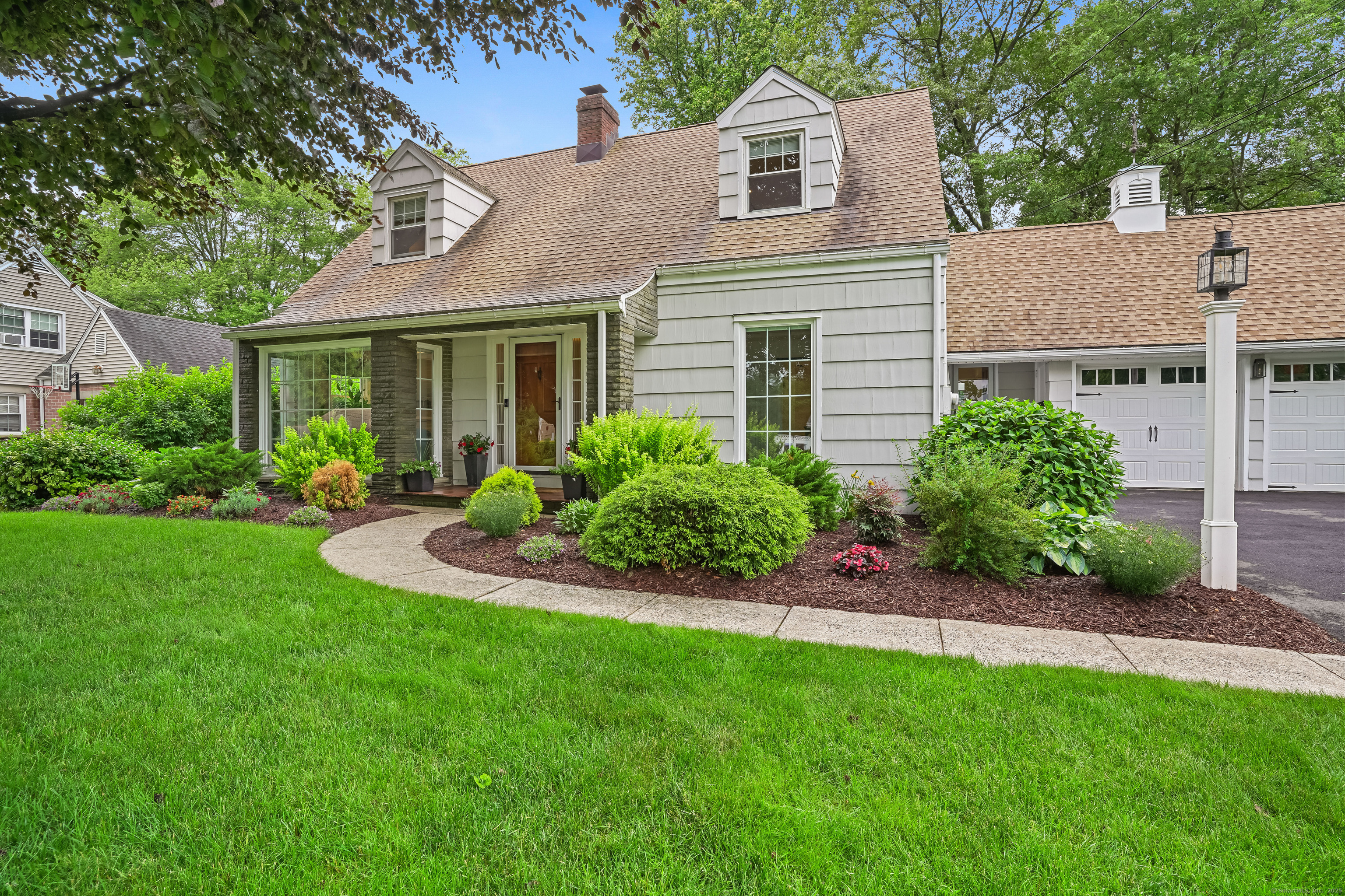Property Photo: 86 Lorma Avenue CT 06611