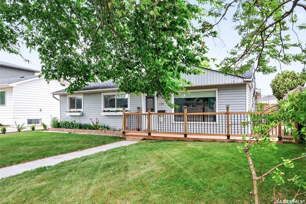 Property Photo:  1032 Hall Street W  SK S6H 2S6 