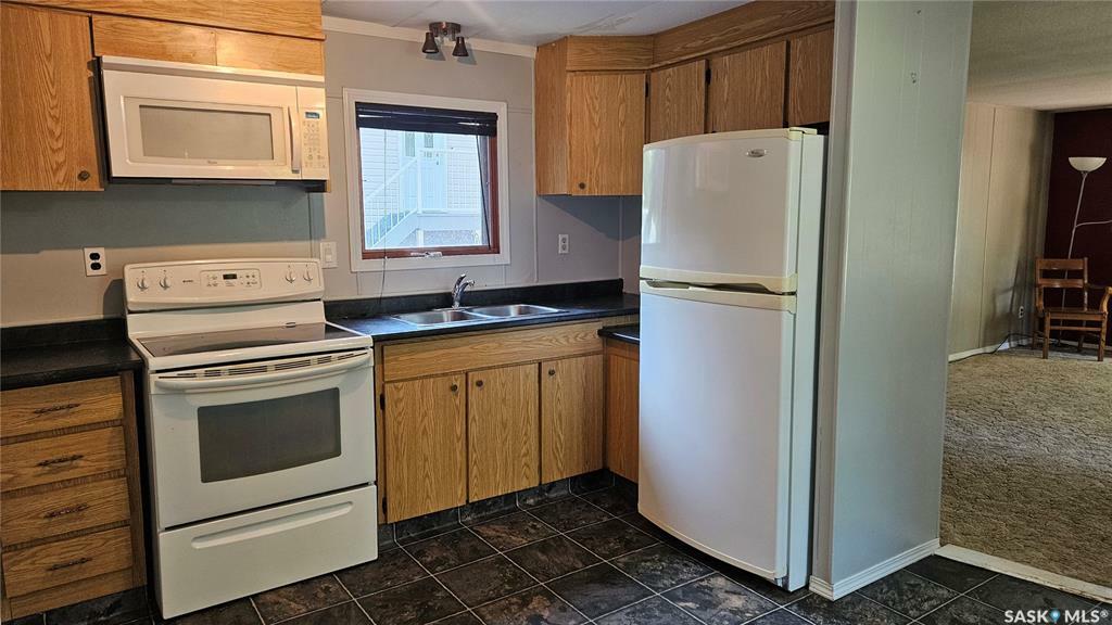 Property Photo: 702 4th Avenue SK S0K 1B0
