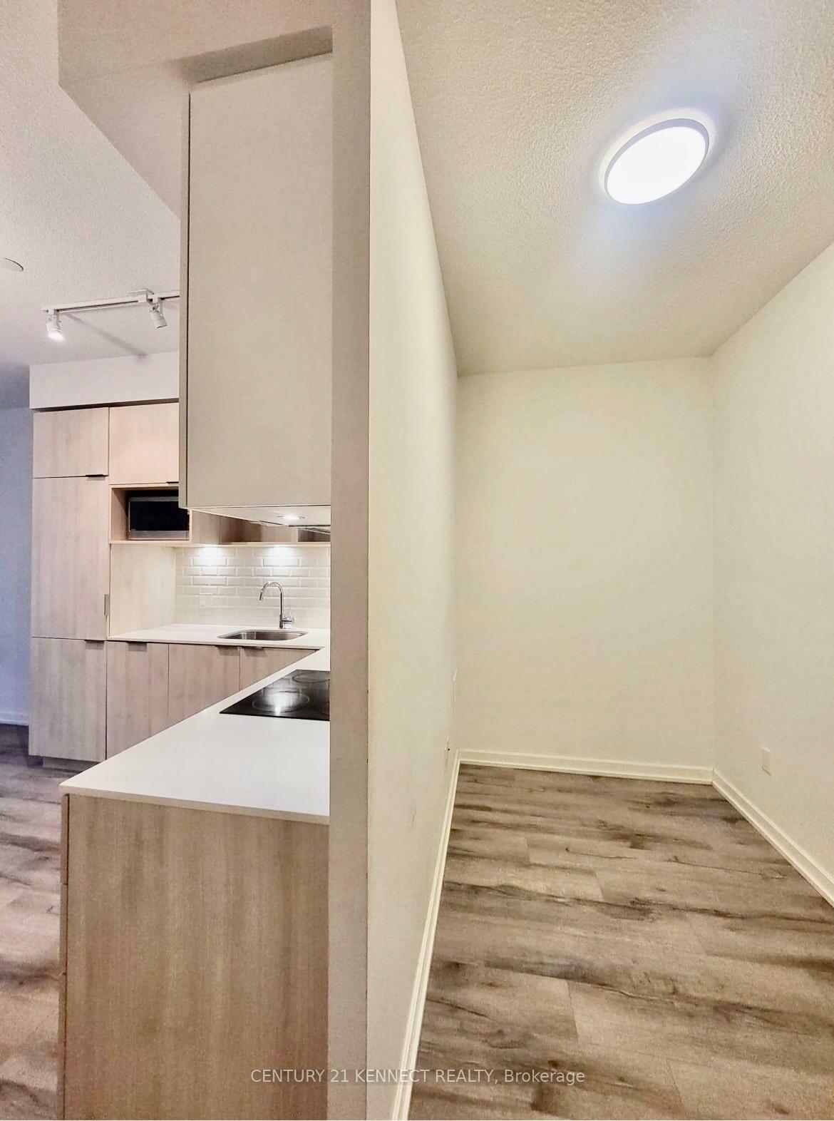 Photo de la propriété: 52 Forest Manor Road 613 ON M2J 0E2