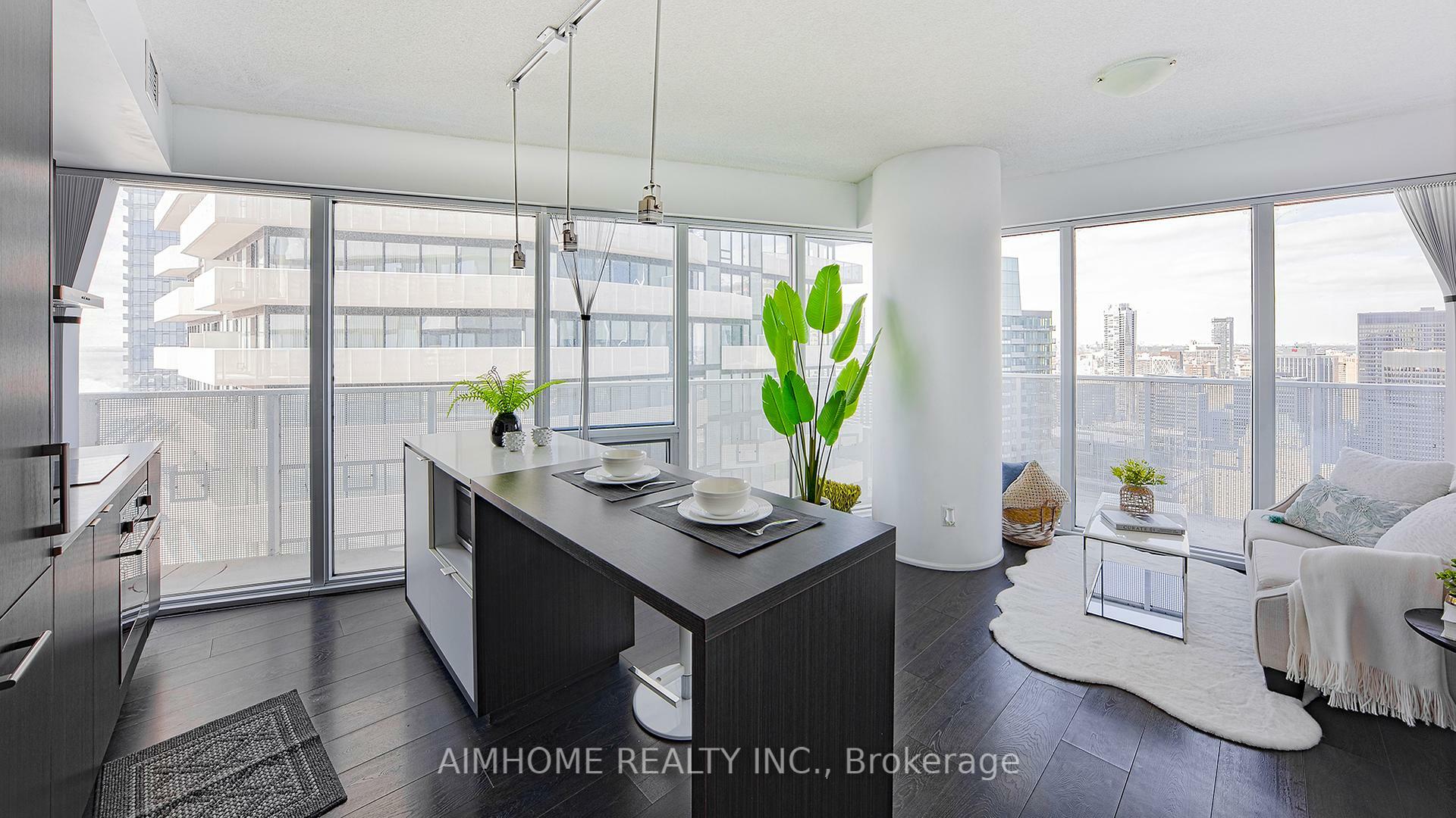 Property Photo: 88 Harbour Street 5602 ON M5J 1B7