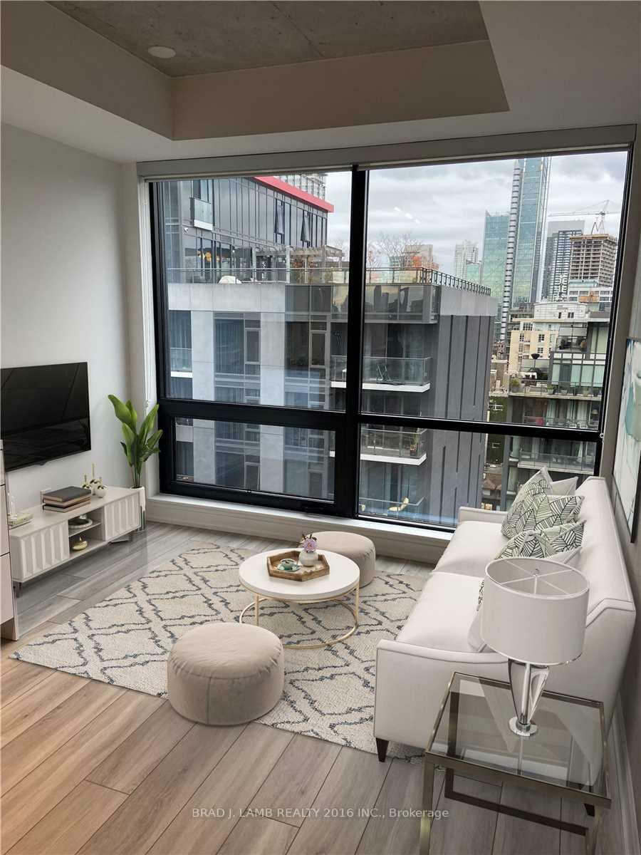 Property Photo: 458 Richmond Street W 1107 ON M5V 1Y1