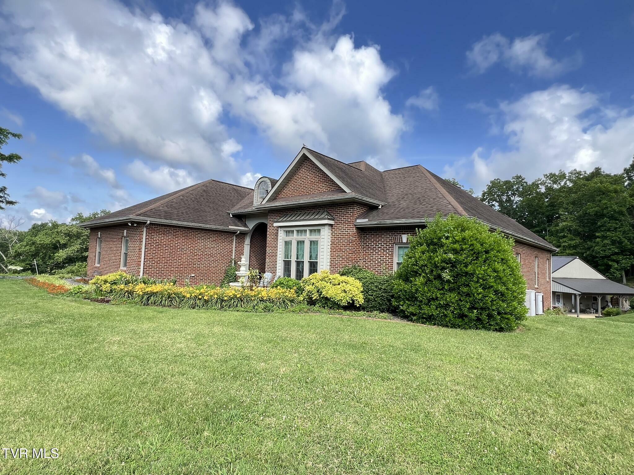 Property Photo: 18525 Horton Highway TN 37656