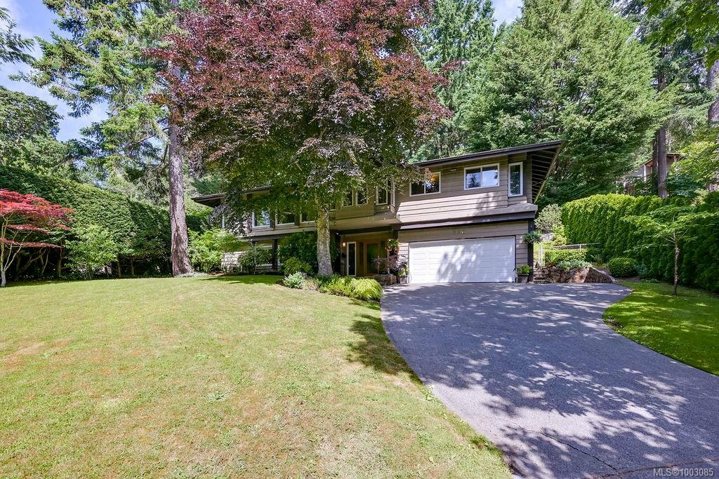 Property Photo: 956 Royal Oak Dr BC V8X 3T4